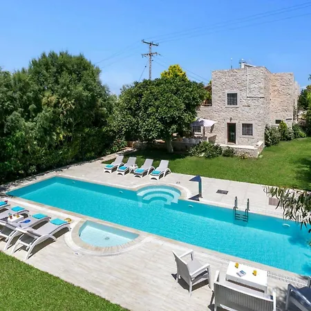 فيلة Vincenzos By